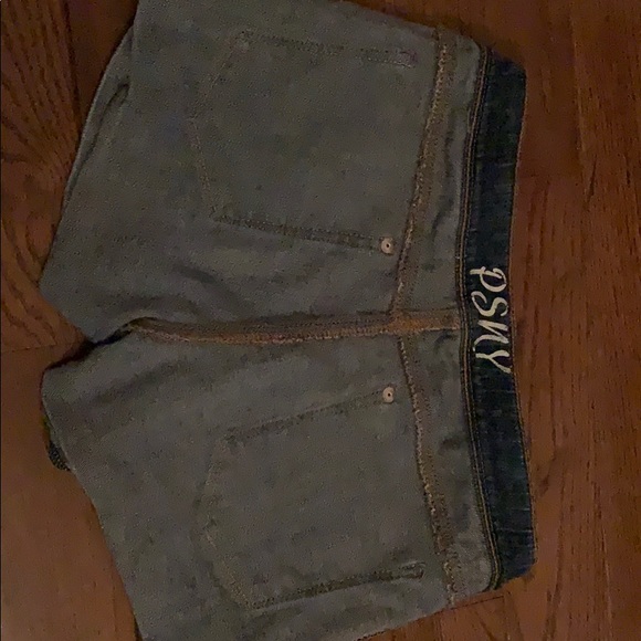 Jean Short - Picture 7 of 8